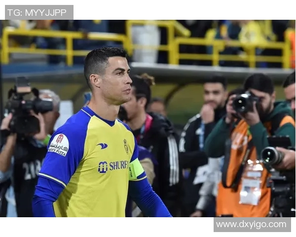 经典足球明星壁纸欣赏与下载让你随时感受绿茵场上的激情与荣耀 经典足球明星壁纸欣赏与下载让你随时感受绿茵场上的激情与荣耀