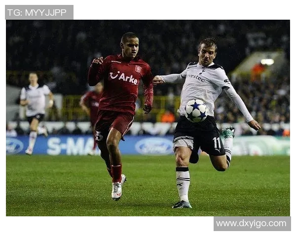 足球明星模仿秀变身视频挑战你的创意与技巧，展现独特魅力与风采